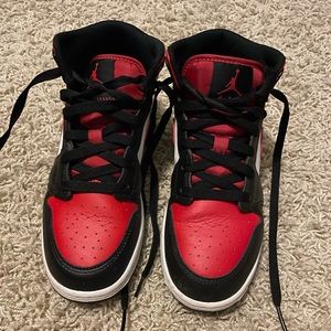 Nike Jordan 1, size 4, barely worn, great condition